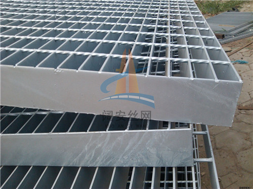 定制鍍鋅鋼格板對接過程中的細節(jié)